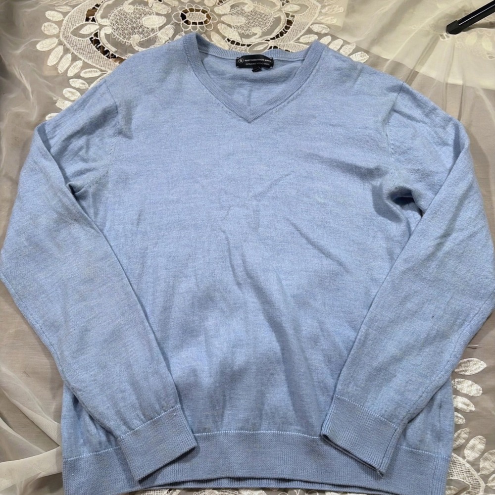 Hart Schaffner Marx Light Blue Extra Fine Merino Wool V-Neck Sweater Size L